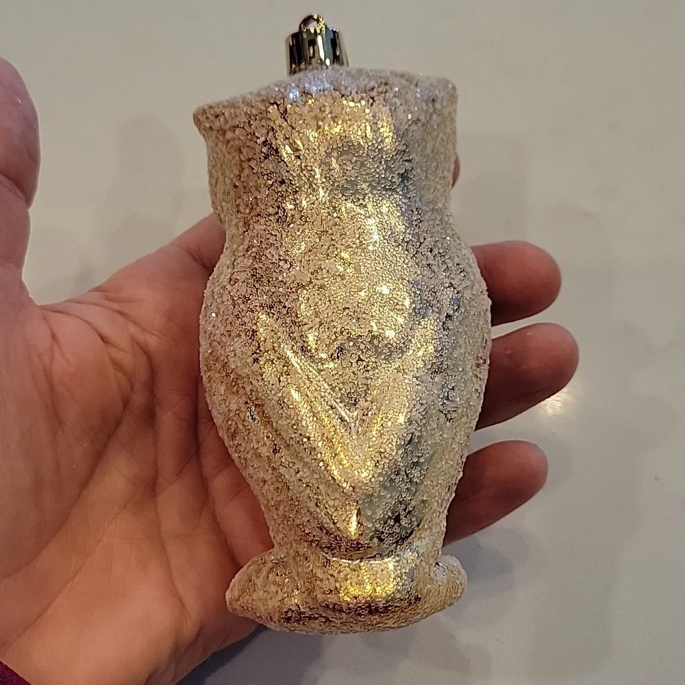 Beautiful Like NEW Glass Owl Ornaments